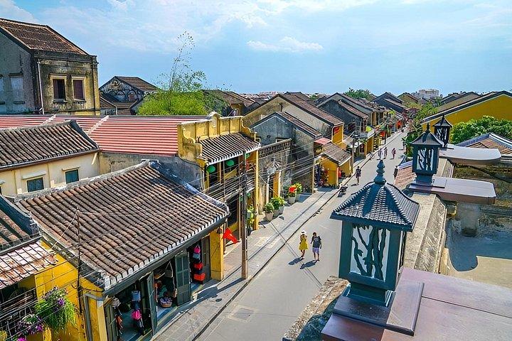 大理石の山ホイアン古代町ナイトツアー（ディナー付き）