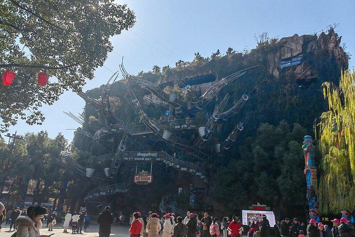 杭州松城永遠の愛の公園とショーを見なければならない