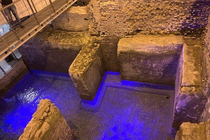 Trevi Fountain and Vicus Caprarius exploring the Underground