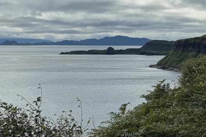 インヴァネス湖からスカイ島へ城と山と神話