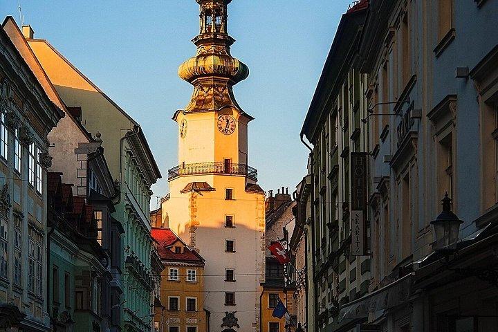 ブラチスラヴァとブダペスト日帰り旅行（ウィーン発、朝食付き）