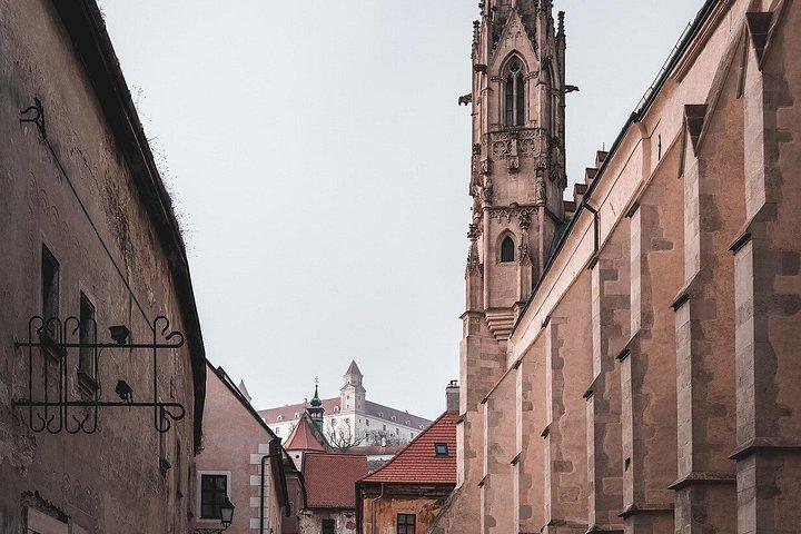 ブラチスラヴァとブダペスト日帰り旅行（ウィーン発、朝食付き）