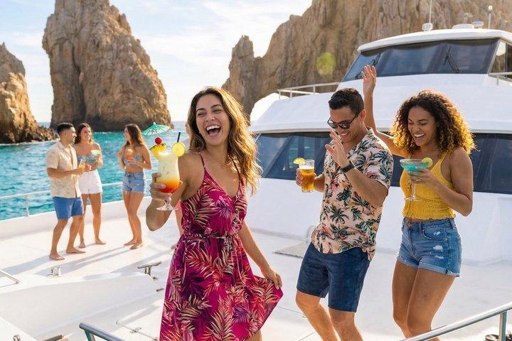Cabo Adventures | Snorkling och solnedgång kryssning + Hotel Pickup