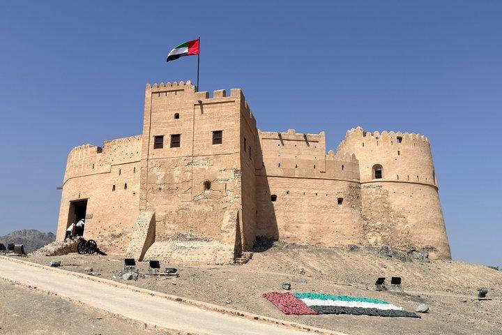 Fujairah East Coast Tour from Dubai with Mosque Fort and Beach
