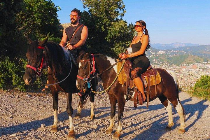 サレルノ: カヴァ・デ・ティレーニでの乗馬小旅行