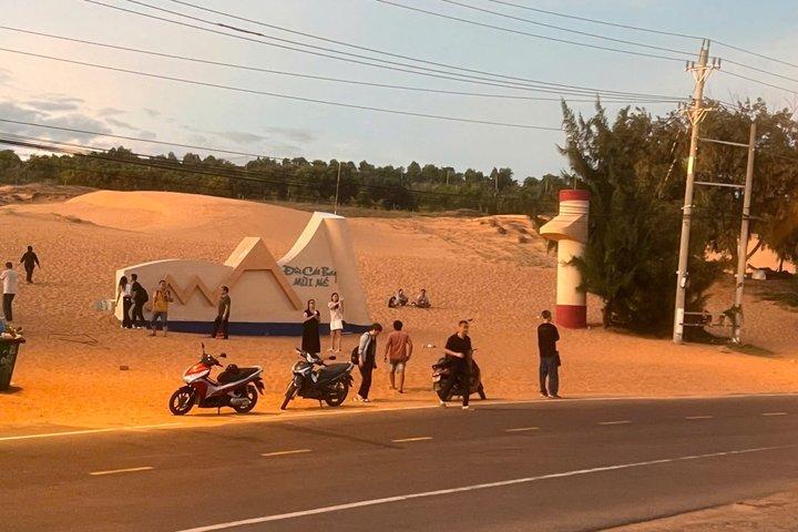 クワッドバイク体験付きムイネ砂丘ジープツアー