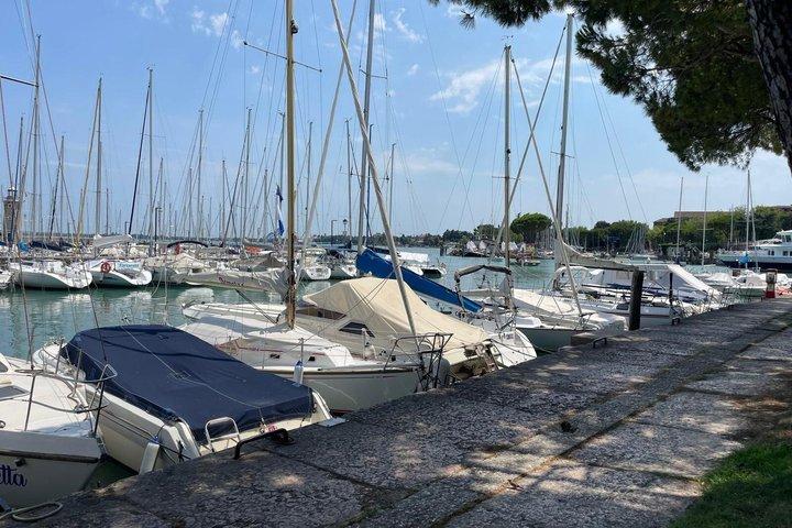 ヴェローナからガルダ湖、シルミオーネ、デセンツァーノ、ボルゲットへのツアー