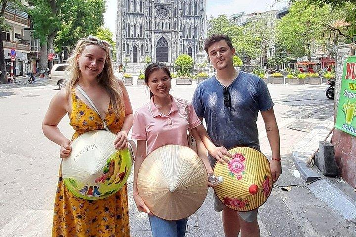 ハノイお香村陶器帽子作り列車通りとランチ