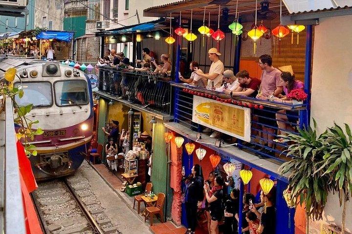 ハノイお香村陶器帽子作り列車通りとランチ