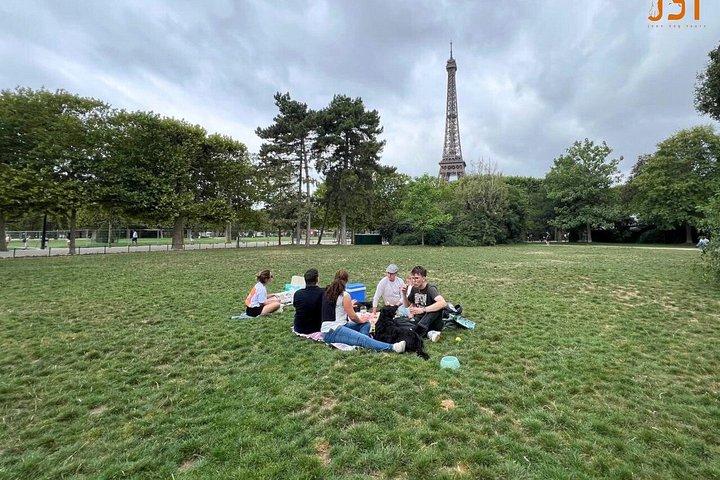 パリ・コンシェルジュからプティ・パレ・ウォークまでシェア