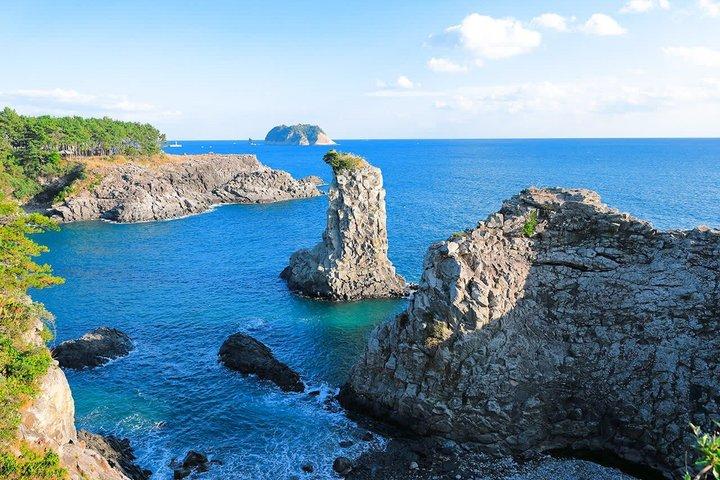 Jeju South Scenic Tour : Hallasan Trail Camellia Hill & Watervallen