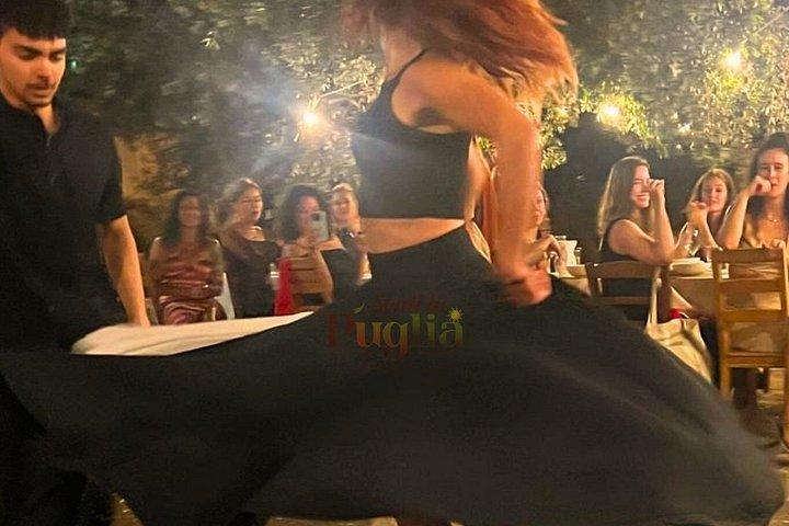 Lezione di danza pizzica con cena pugliese