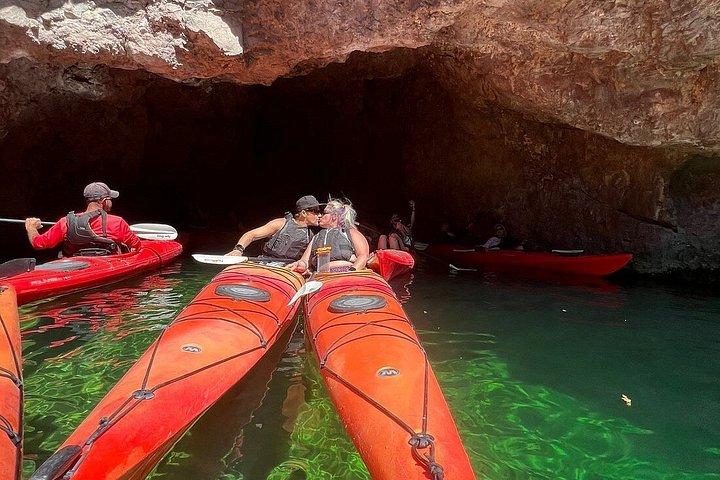Selvkørende Emerald Cave Kayak tur i Black Canyon