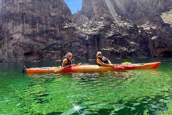 Selvkørende Emerald Cave Kayak tur i Black Canyon