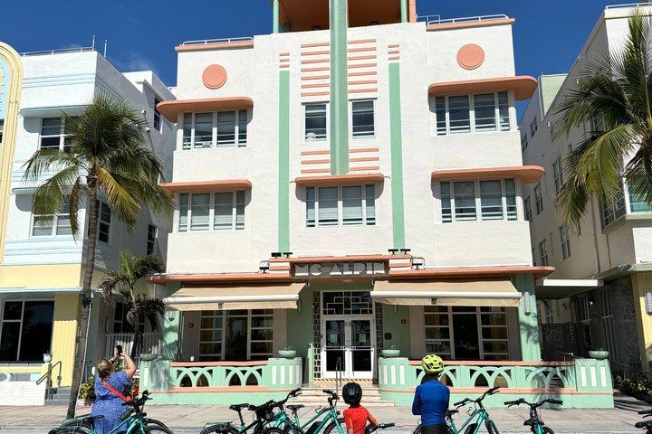 Visite Miami Beach de bicicleta e em francês.