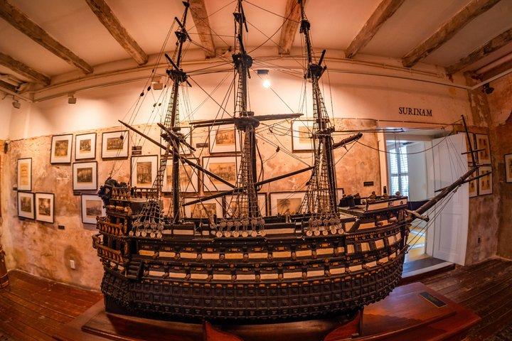 クラ・フランダ美術館入口-ツアーガイドは含まれていません