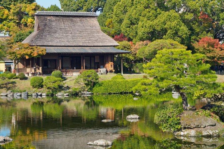 熊本城と水前寺庭園を巡る福岡日帰りツアー