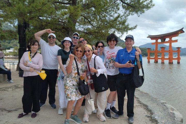 Excursión privada de día completo a Hiroshima y Miyajima