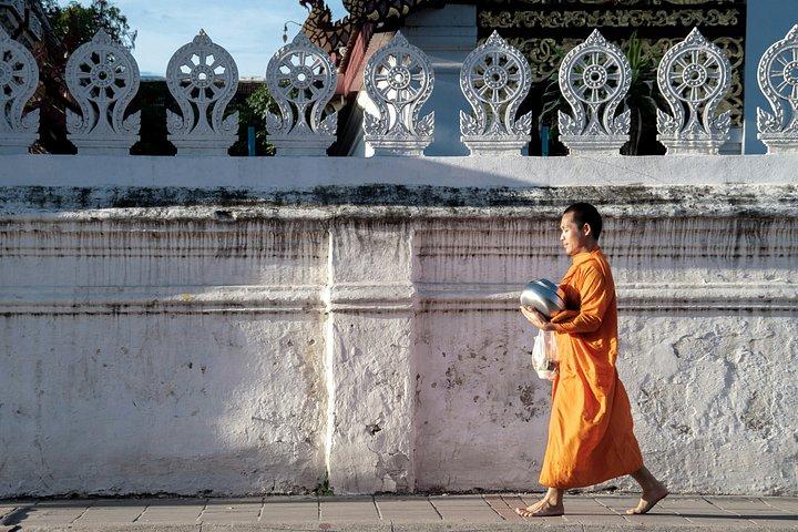 Chiang Mai Old City Temple Tour