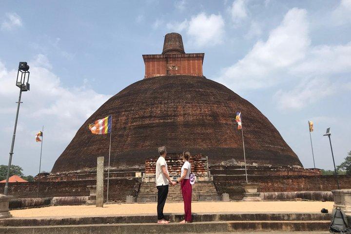 Anuradhapura e Mihintale Heritage Tour com Mini Car