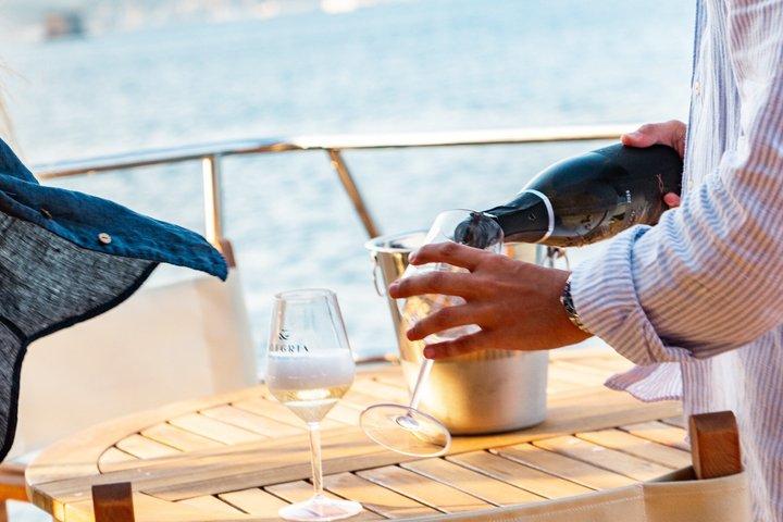Sunset experience by catamaran the Gulf of Poets from the sea