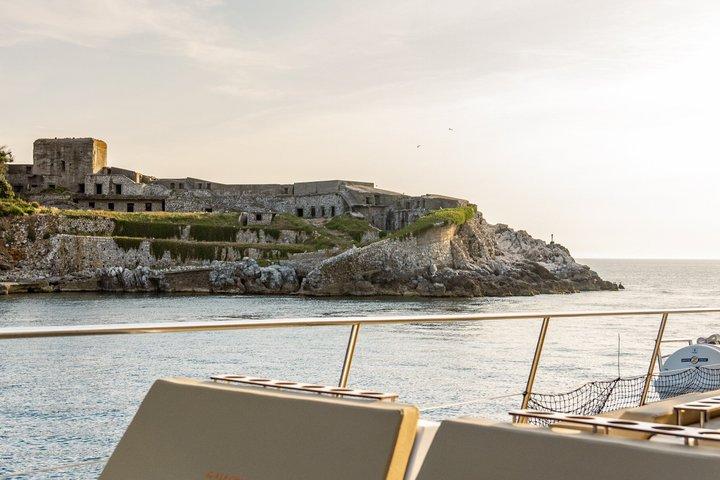 Sunset experience by catamaran the Gulf of Poets from the sea