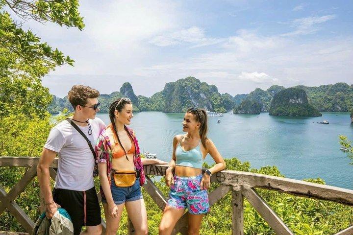 2D1N Luxury Victorious 6 - Star Ha Long Bay Cruise con vasca da bagno