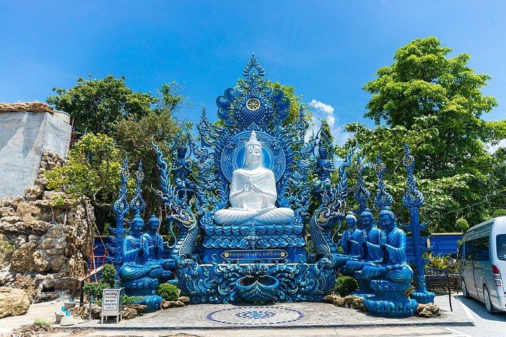 チェンマイ発プライベートチェンライ寺院とゴールデントライアングル