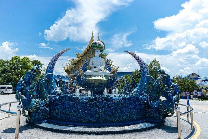 チェンマイ発プライベートチェンライ寺院とゴールデントライアングル