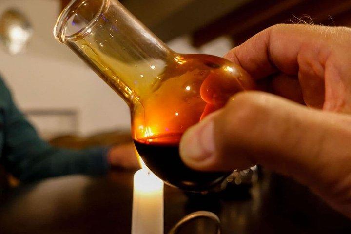 バルサミコ酢とエンツォ・フェラーリ博物館のモデナ試飲