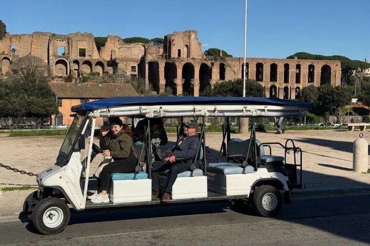 ローマハイライトリラックスゴルフカートツアー