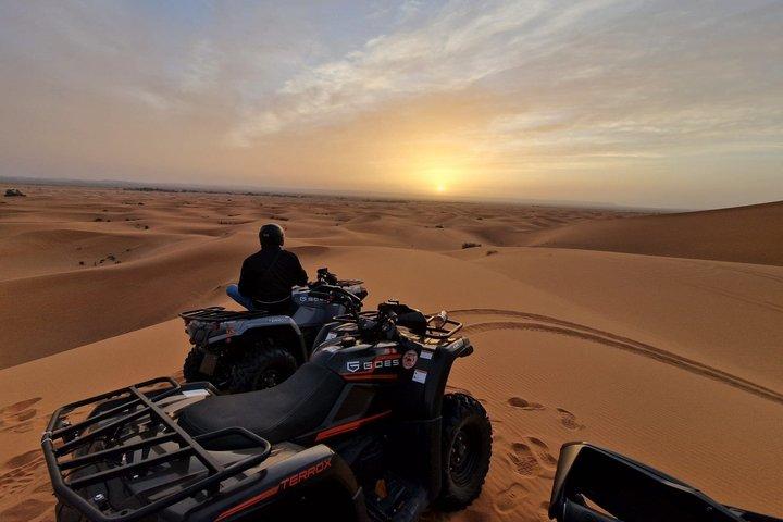 Visite du désert de 2 jours à Fès avec coucher de soleil inoubliable et balade en quad/chameau