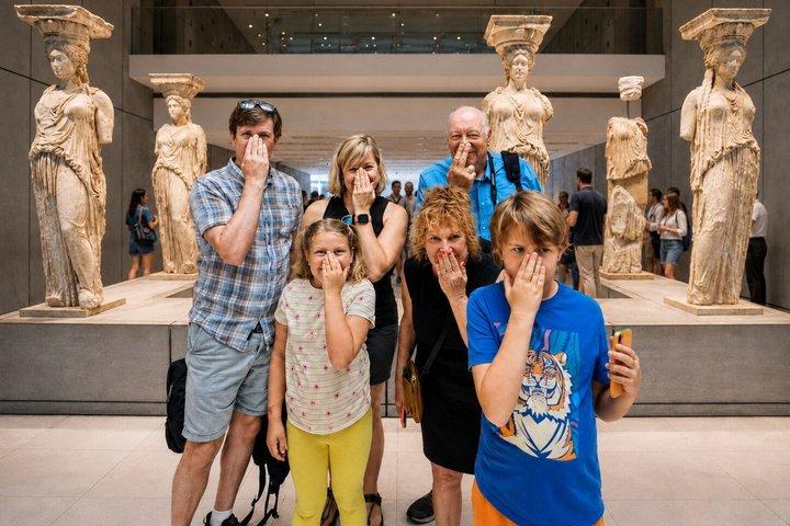 Visita guiada por família e jogo interativo do Museu da Acrópole