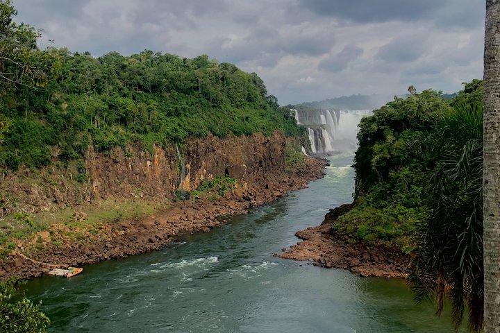 Cascate di Iguazu: lato argentino con treno ecologico della foresta pluviale
