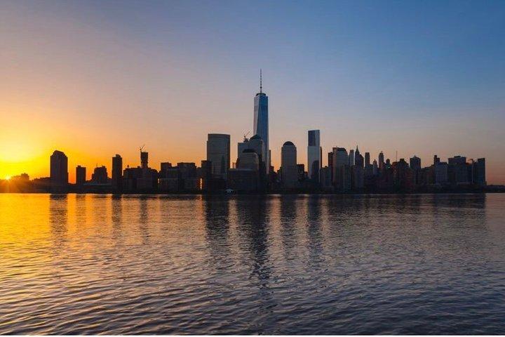 NYC90分サンセットハーバークルーズ：自由の女神とスカイライン