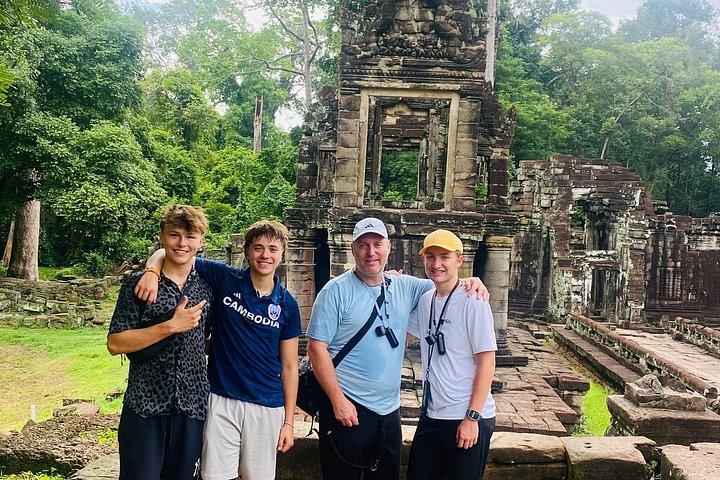 Explore Angkor Temple Tour with Private Vehicle & Tour Guide