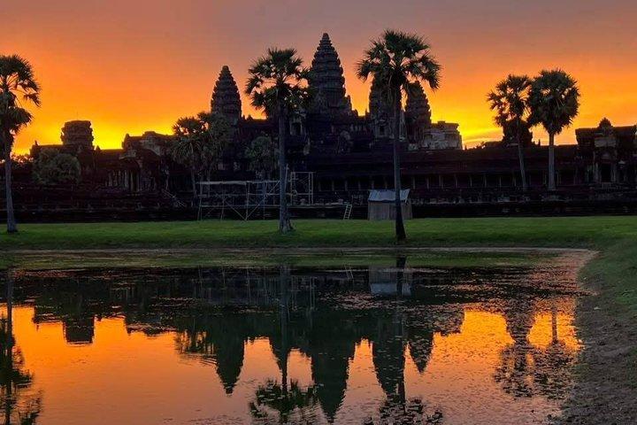 Angkor Sunrise Tour de meio dia com veículos privados e guia turístico