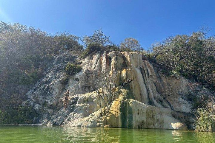 Oaxaca: tour di un'intera giornata a Hierve el Agua, Mitla e mezcal
