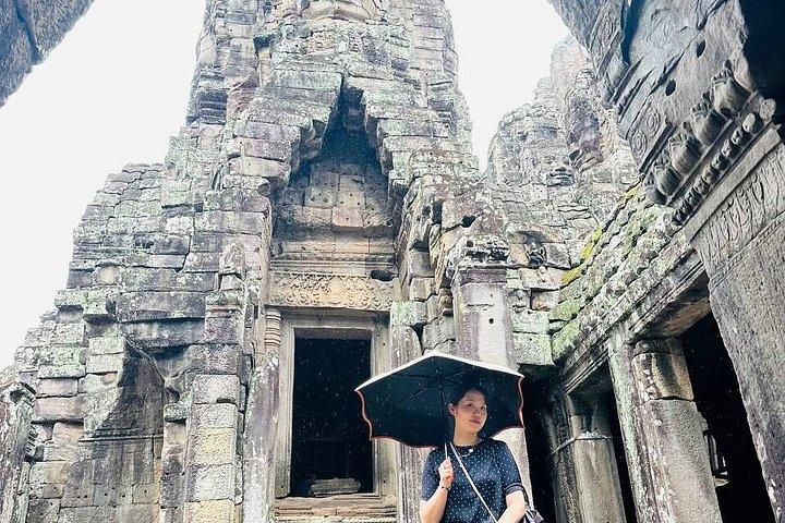 Angkor Wat Sunrise & 3 Main Temples – Small Group