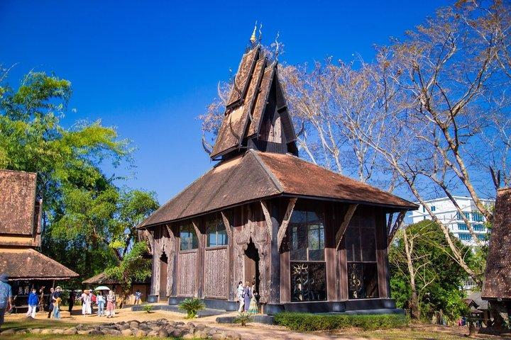 チェンマイ発プライベートチェンライランドマークとゴールデントライアングル