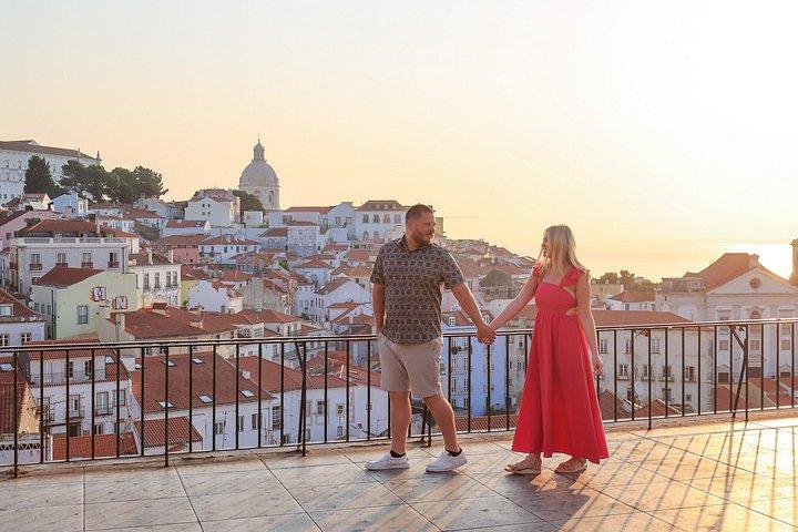 Photoshoot in Alfama, Tram 28 and the best viewpoints in Lisbon