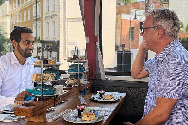 ロンドン：スマーフス・アフタヌーンティー・バスツアー・パーティー・アドベンチャー