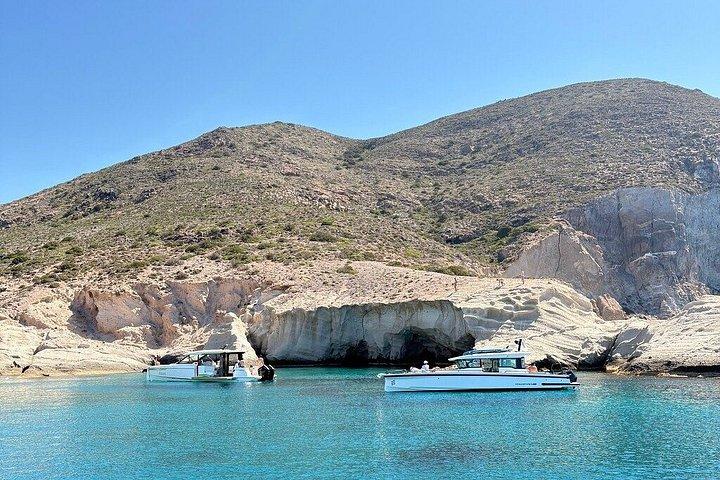 半日クルーズパロス・アンティパロス島とデスポティコ島を巡る