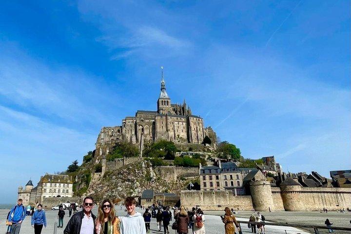 パリ発ヴィンテージ・レンジローバーによるモンサンミッシェルツアー