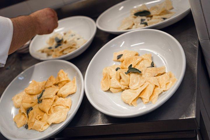 Florenz Pasta Making Class oder Lasagne, Tiramisu & Markttour