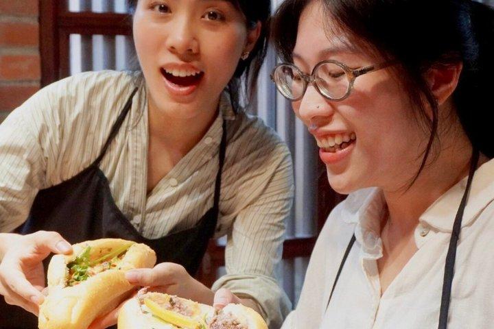 Hanoï : Craft 5 Banh Mi Garnitures & Thé/Café vert frais