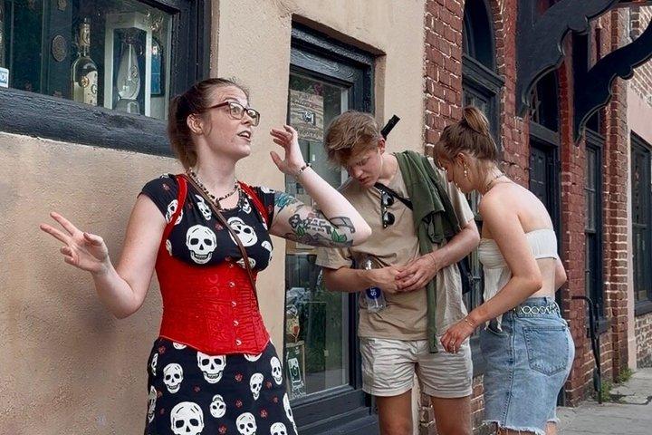 Promenade d'histoire hantée avec entracte au bar
