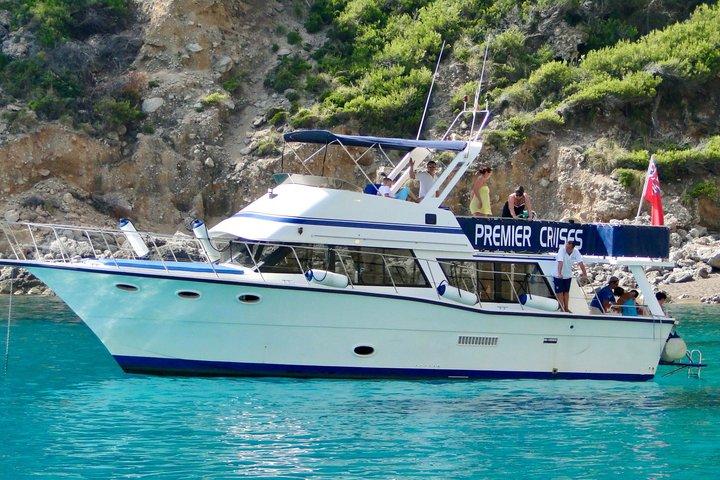 Solar Eclipse Yacht Cruise vanuit Alcudia Zwemmen Snorkel en Tapas