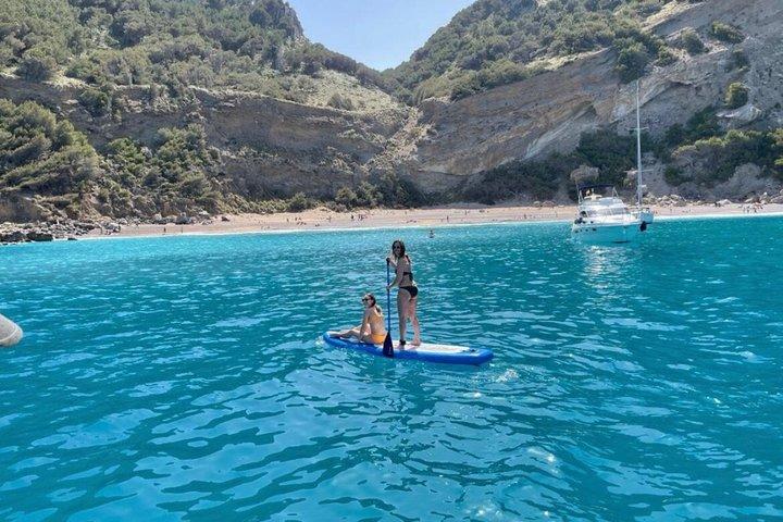 Solar Eclipse Yacht Cruise vanuit Alcudia Zwemmen Snorkel en Tapas