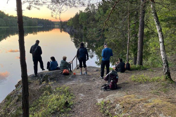 Stockholm: Solnedgångsvandring i Tyresta nationalpark med måltid
